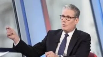 رئيس وزراء بريطانيا يعلق على مباراة مكابي تل أبيب وأستون فيلا وسط جدل متصاعد